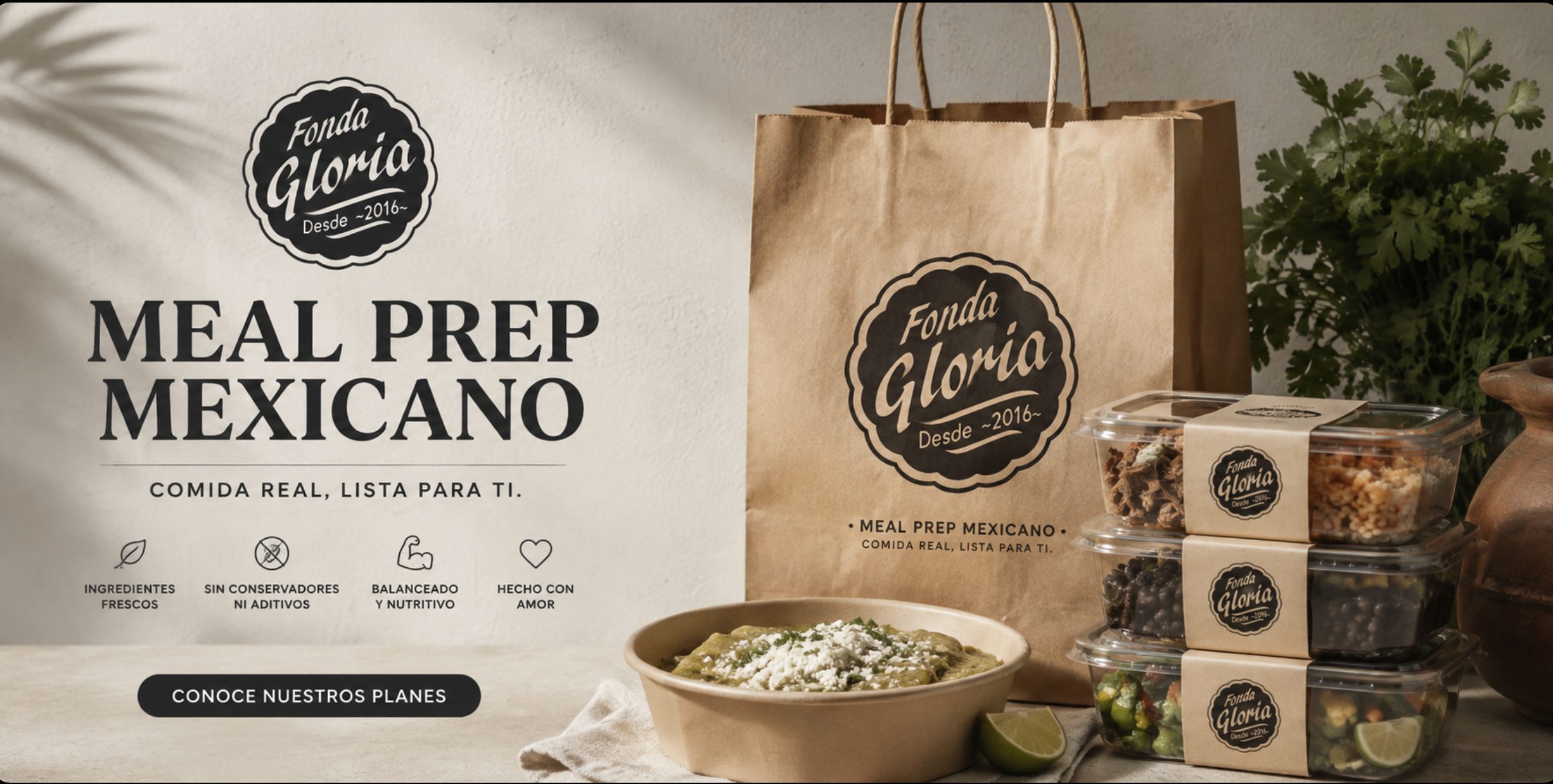 Bolsa, containers de meal prep y chilaquiles de Fonda Gloria